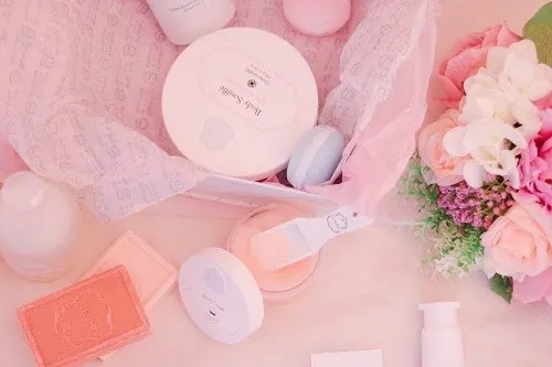 �w�b�_�[�摜